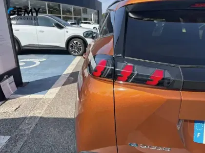 Photo 49 Peugeot 2008  Electrique 136 ch