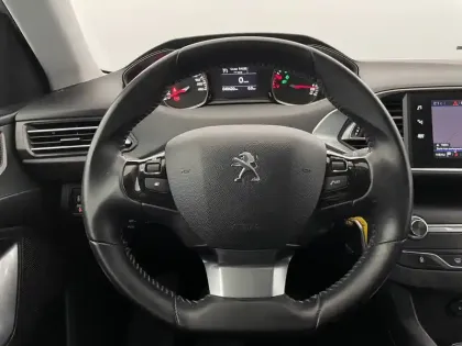 Photo 84 Peugeot 308  PureTech 110ch S&S BVM6