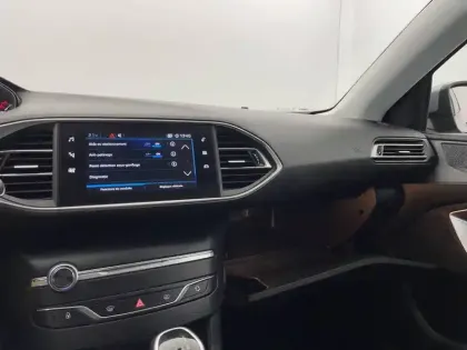 Photo 55 Peugeot 308  PureTech 110ch S&S BVM6