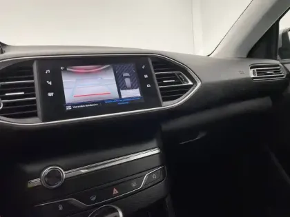 Photo 57 Peugeot 308  PureTech 110ch S&S BVM6