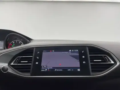 Photo 81 Peugeot 308  PureTech 110ch S&S BVM6