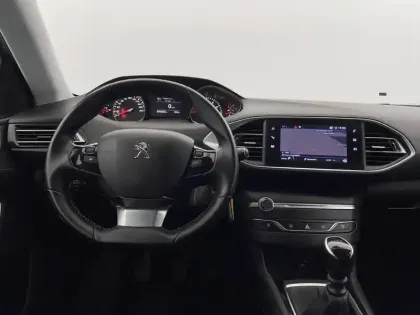 Photo 83 Peugeot 308  PureTech 110ch S&S BVM6