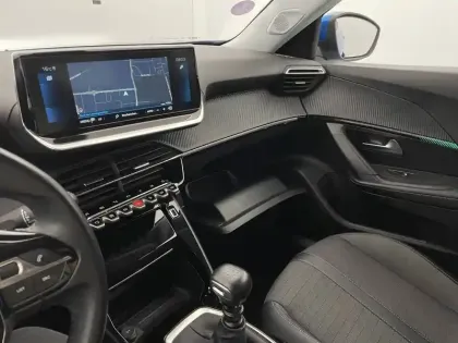 Photo 31 Peugeot 2008  PureTech 130 S&S BVM6