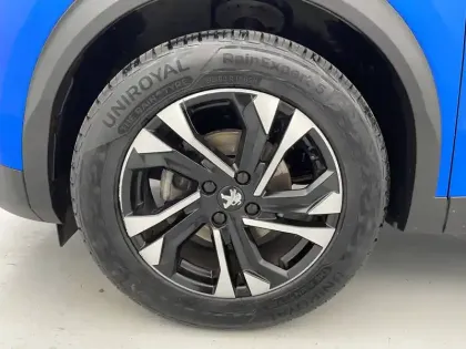 Photo 15 Peugeot 2008  PureTech 130 S&S BVM6