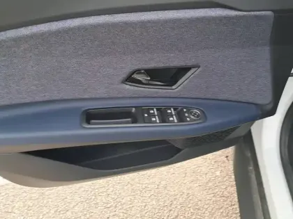 Photo 10 Renault 4 Renault  E-Tech Electrique 150 ch autonomie confort