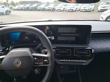 Photo 9 Renault 4 Renault  E-Tech Electrique 150 ch autonomie confort