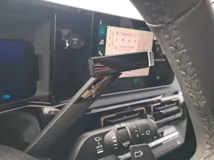 Photo 12 Renault 4 Renault  E-Tech Electrique 150 ch autonomie confort