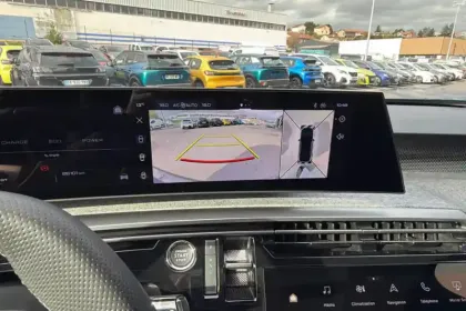 Photo 27 Peugeot 3008  Electrique 73 kWh 210 ch