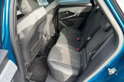 Photo 39 Peugeot 3008  Electrique 73 kWh 210 ch