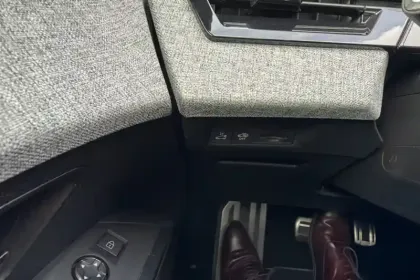 Photo 52 Peugeot 3008  Electrique 73 kWh 210 ch