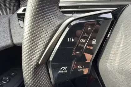 Photo 53 Peugeot 3008  Electrique 73 kWh 210 ch