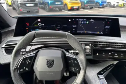 Photo 16 Peugeot 3008  Electrique 73 kWh 210 ch