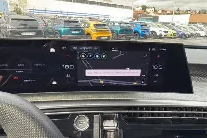 Photo 15 Peugeot 3008  Electrique 73 kWh 210 ch