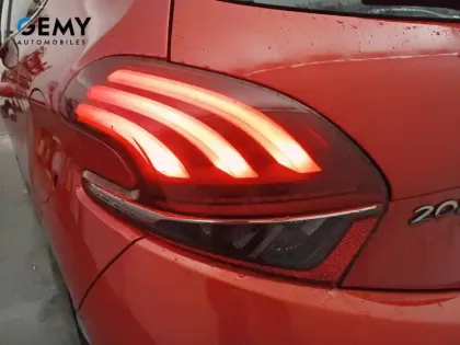 Photo 43 Peugeot 208  BlueHDi 100ch S&S BVM5