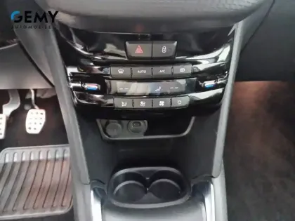 Photo 37 Peugeot 208  BlueHDi 100ch S&S BVM5