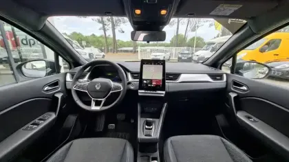 Photo 8 Renault Captur  E-Tech full hybrid 160 ch