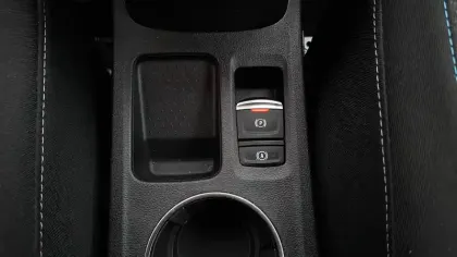 Photo 17 Renault Captur  E-Tech full hybrid 160 ch
