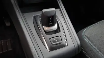 Photo 18 Renault Captur  E-Tech full hybrid 160 ch