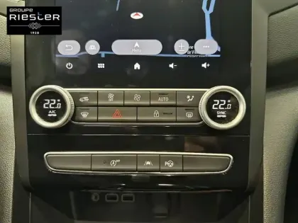 Photo 40 Renault Megane Mégane IV Berline TCe 140 EDC FAP - 21N