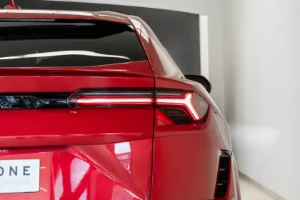 Photo 7 Lamborghini Urus  4.0 V8 666 ch BVA8