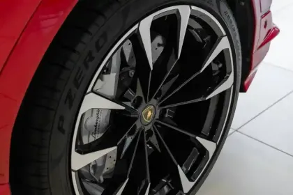 Photo 16 Lamborghini Urus  4.0 V8 666 ch BVA8