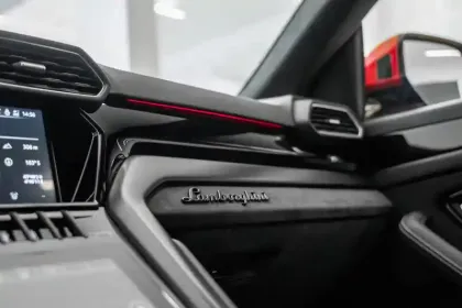 Photo 27 Lamborghini Urus  4.0 V8 666 ch BVA8