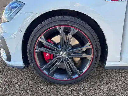 Photo 56 Volkswagen Golf  2.0 TSI 245 DSG7
