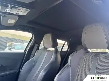 Photo 20 Peugeot 2008  Hybrid 136 e-DCS6