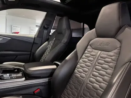 Photo 10 Audi Q8 RS  TFSI 600 ch Tiptronic 8 Quattro