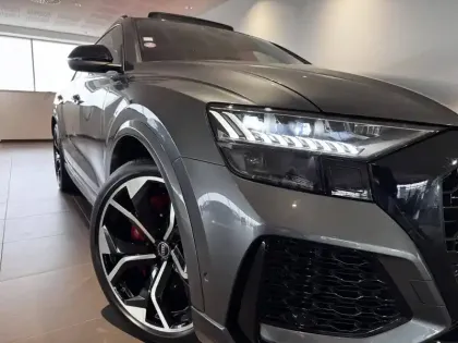 Photo 6 Audi Q8 RS  TFSI 600 ch Tiptronic 8 Quattro