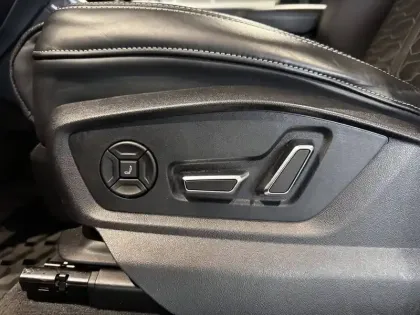 Photo 14 Audi Q8 RS  TFSI 600 ch Tiptronic 8 Quattro