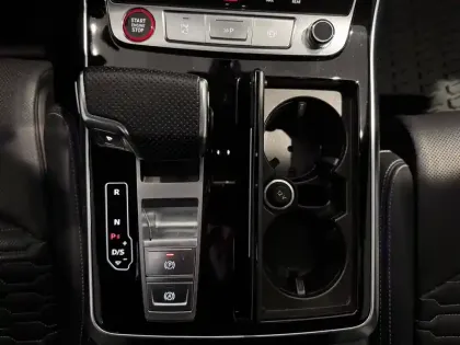 Photo 18 Audi Q8 RS  TFSI 600 ch Tiptronic 8 Quattro