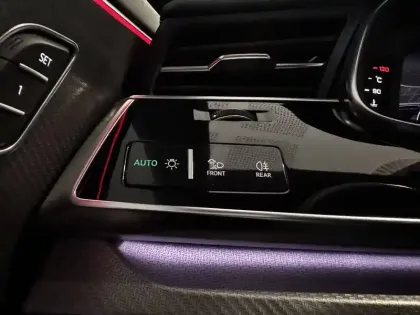 Photo 26 Audi Q8 RS  TFSI 600 ch Tiptronic 8 Quattro