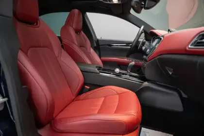 Photo 6 Maserati Ghibli  3.0 V6 350