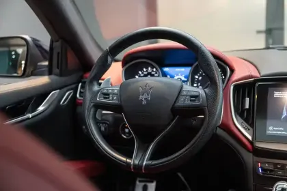 Photo 48 Maserati Ghibli  3.0 V6 350