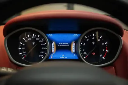 Photo 53 Maserati Ghibli  3.0 V6 350