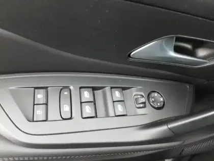 Photo 18 Peugeot 308  PHEV 180 e-EAT8