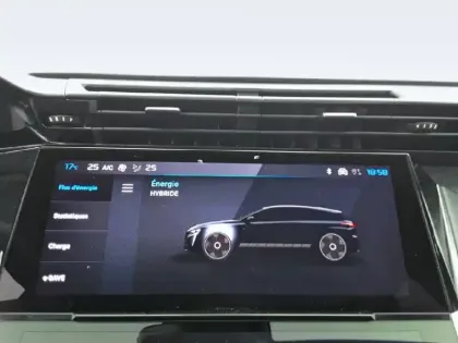 Photo 29 Peugeot 308  PHEV 180 e-EAT8