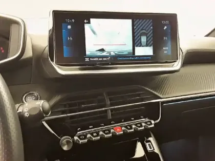 Photo 41 Peugeot 208  PureTech 100 S&S EAT8