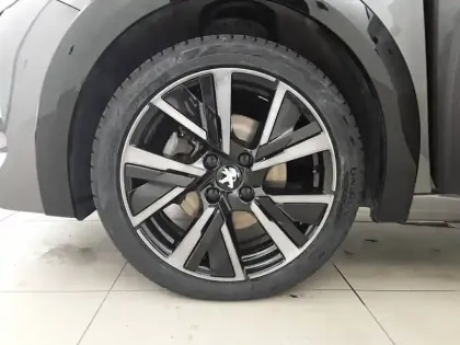 Photo 12 Peugeot 208  PureTech 100 S&S EAT8