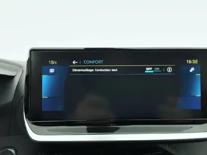 Photo 57 Peugeot 2008  Electrique 136 ch