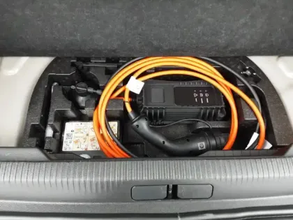 Photo 80 Peugeot 2008  Electrique 136 ch