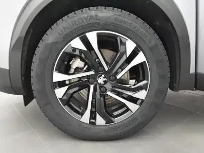 Photo 75 Peugeot 2008  Electrique 136 ch