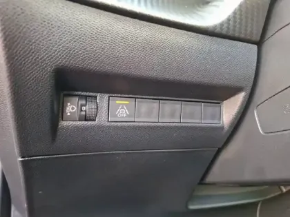 Photo 20 Peugeot 2008  Electrique 136 ch