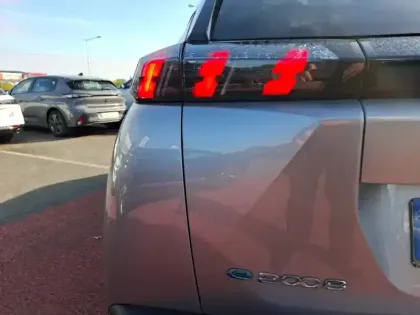 Photo 16 Peugeot 2008  Electrique 136 ch
