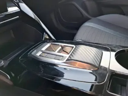 Photo 13 Peugeot 2008  Electrique 136 ch