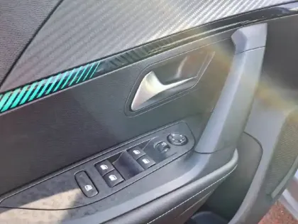 Photo 14 Peugeot 2008  Electrique 136 ch