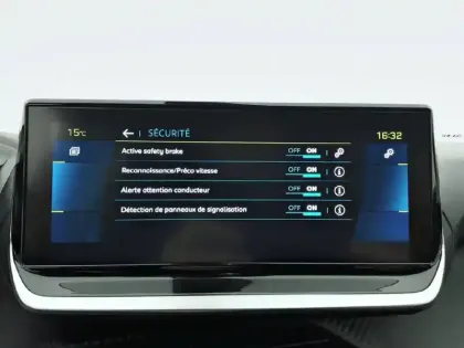 Photo 93 Peugeot 2008  Electrique 136 ch