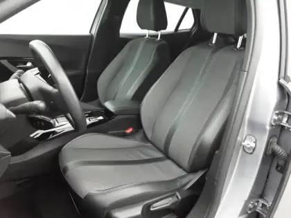 Photo 38 Peugeot 2008  Electrique 136 ch