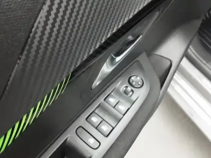 Photo 17 Peugeot 208  PureTech 75 S&S BVM5